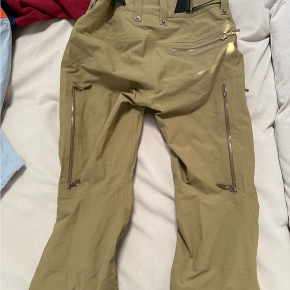 Norrøna women’s ski technical jacket & tech ski pants. - Picture 14 of 15